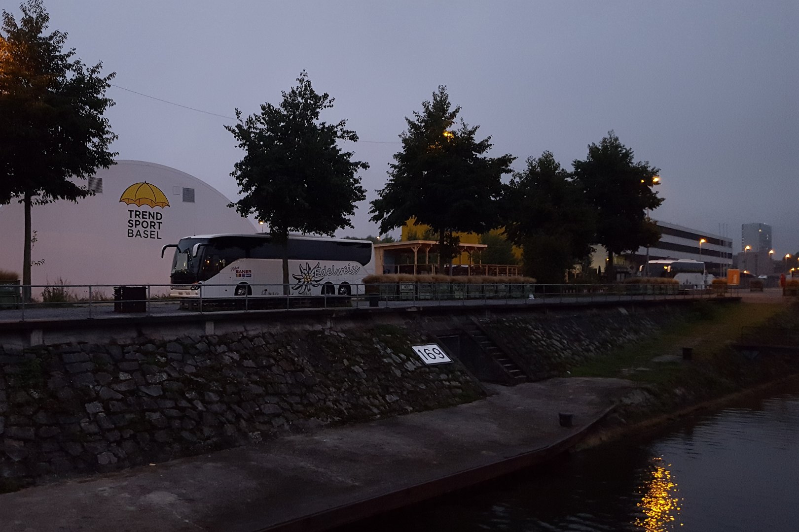 20161012072912